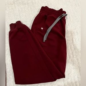 Maroon high waisted, Zamora fig scrub pant